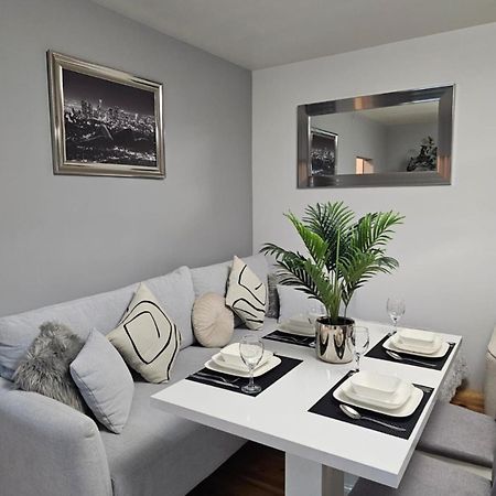 Apartment In Zyrardow 10Min To Suntago Zewnętrze zdjęcie