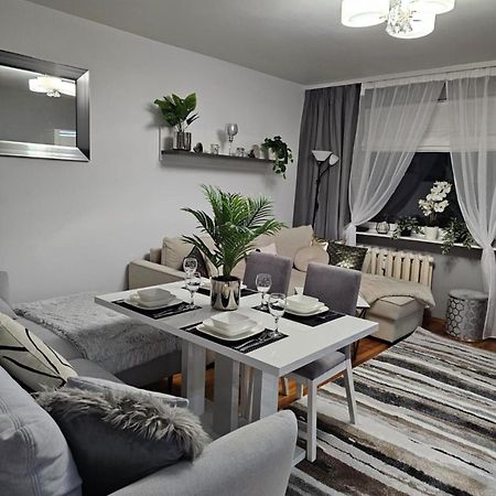 Apartment In Zyrardow 10Min To Suntago Zewnętrze zdjęcie
