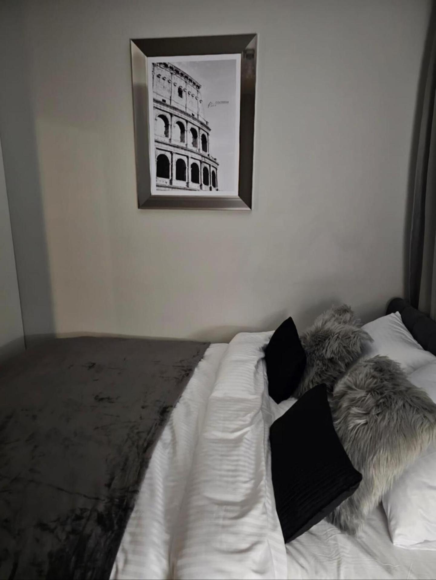 Apartment In Zyrardow 10Min To Suntago Zewnętrze zdjęcie